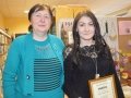 Vėrinių parodos akimirkos. Bibliotekininkė Regina Noreikienė ir parodos autorė Živilė Povilionytė